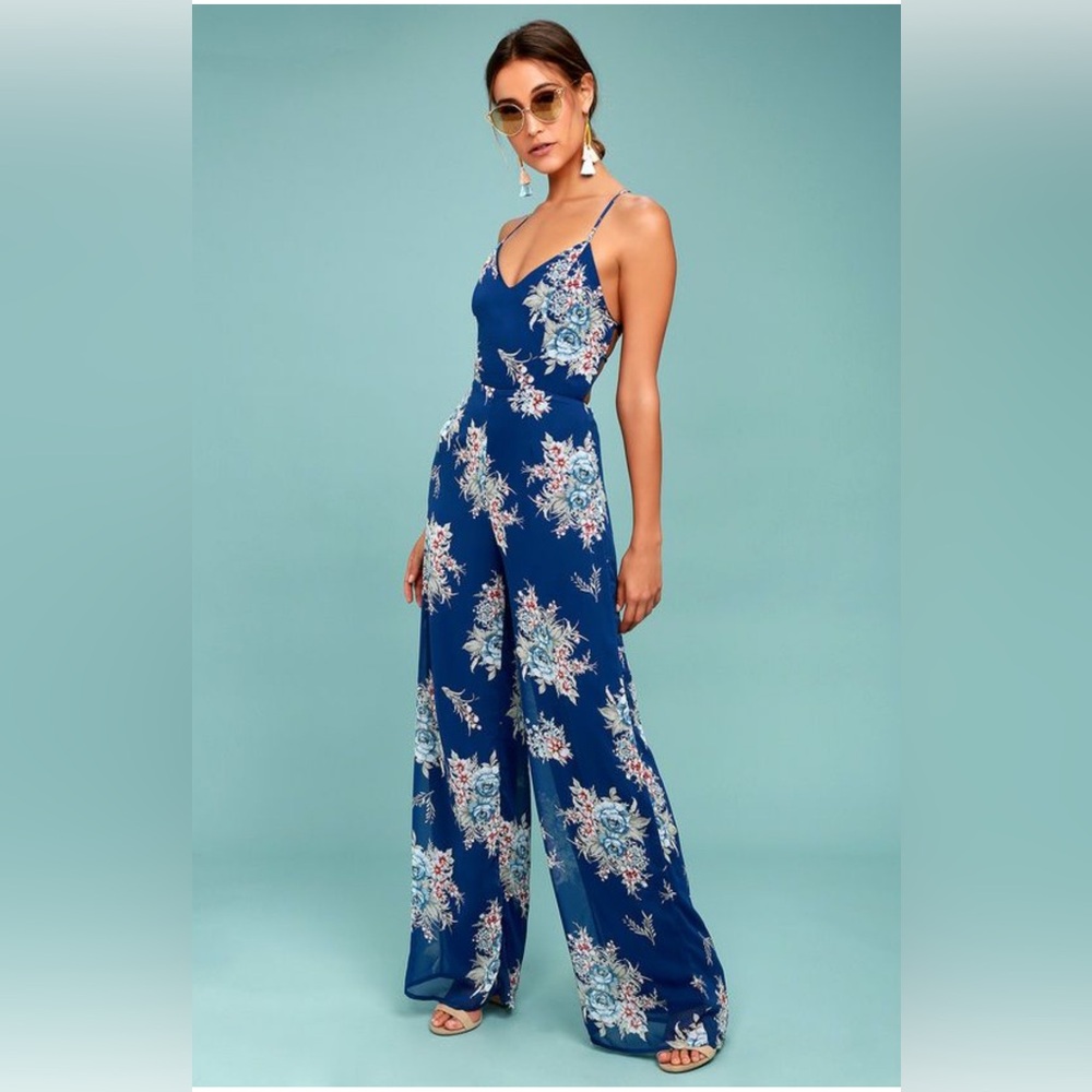 Lulus Shea Blue Floral Print Jumpsuit with strappy sexy back, size XS EUC - Picture 2 of 3